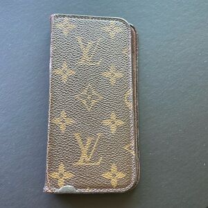 LV iPhone 8 case automatic